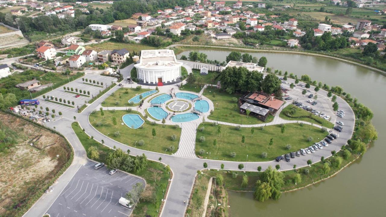 Ajman Park & Hotel *